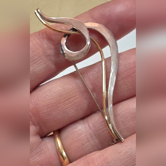 VINTAGE BROOCH Jewelry - VINTAGE 14K AND STERLING SILVER BROOCH